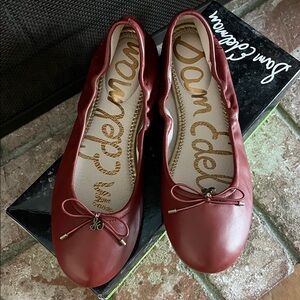 New in Box Sam Edelman Felicia Women's Ballet Flats in Spiced Red Leather